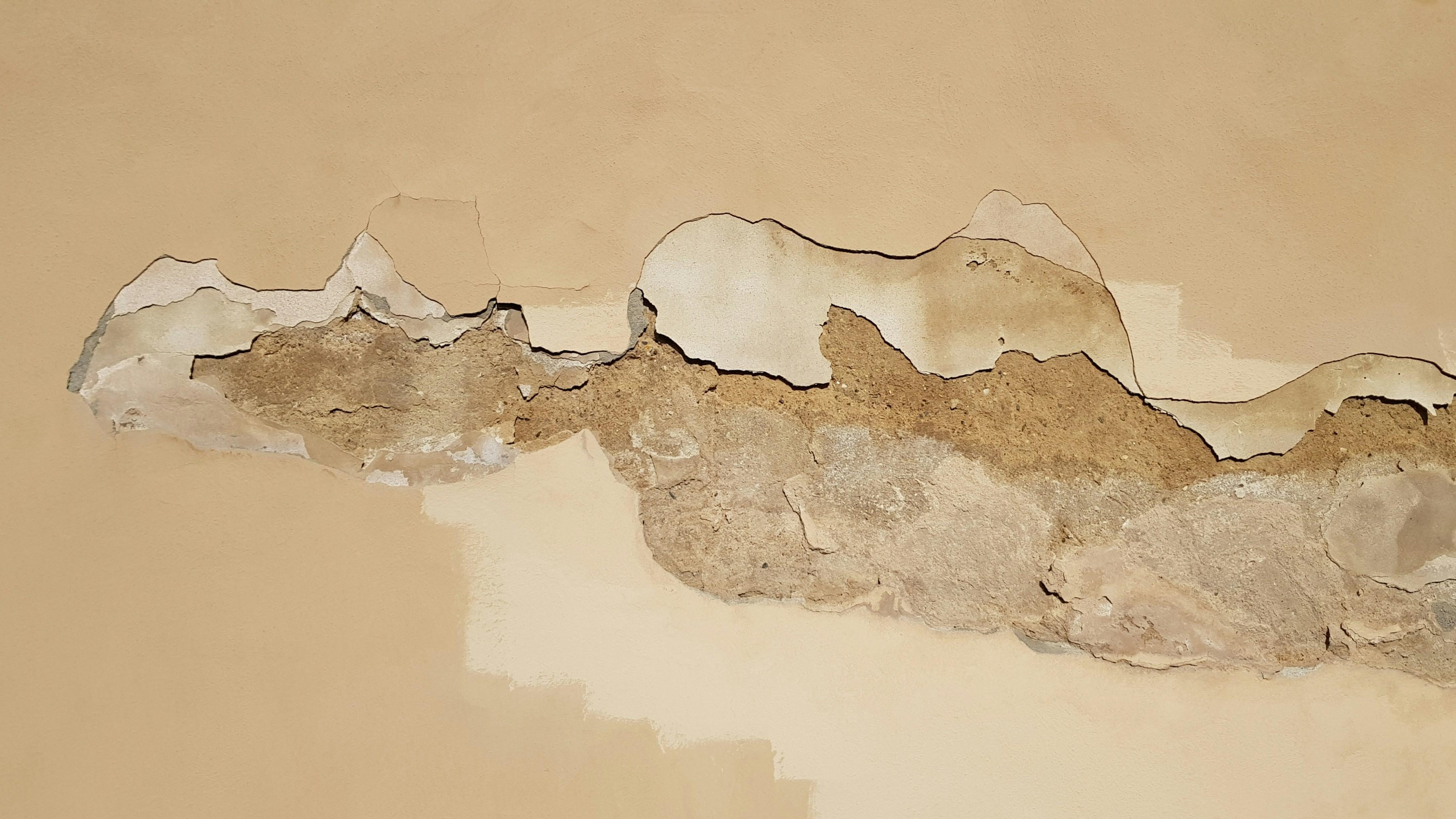 Who Pays for Water Leak Damage? How Responsibility Is Decided